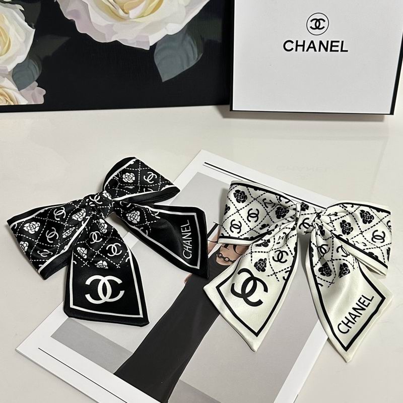 Chanel hairpin hh37